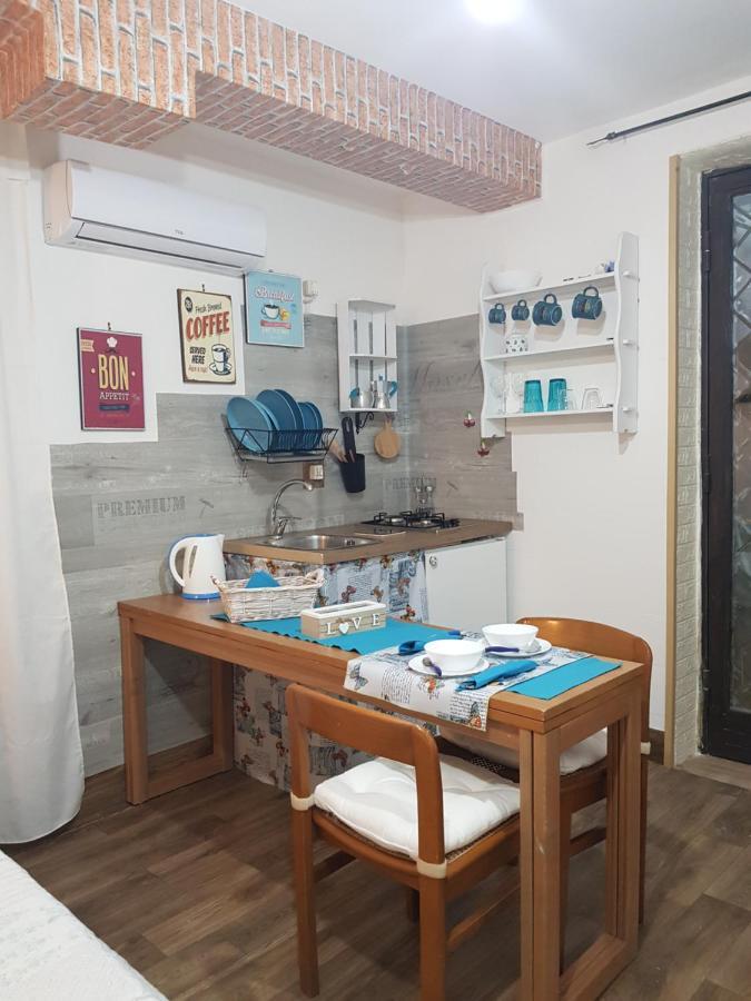 Mari En Bed & Breakfast Castel Volturno Exterior photo